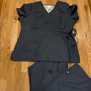 Koi Scrub Set